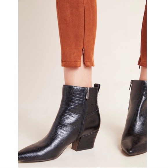 Anthropologie Faux-Suede Leggings with ankle zippers - size 27 - Picture 12 of 15